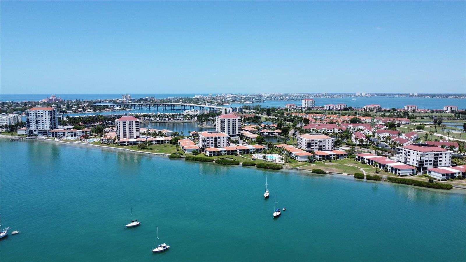 BAHIA DEL MAR II - Residential