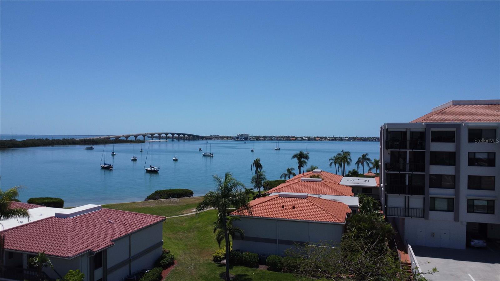 BAHIA DEL MAR II - Residential