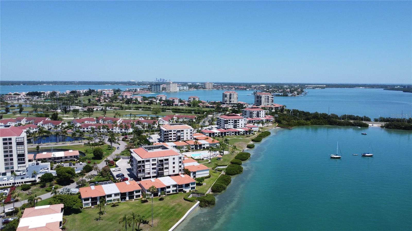 BAHIA DEL MAR II - Residential