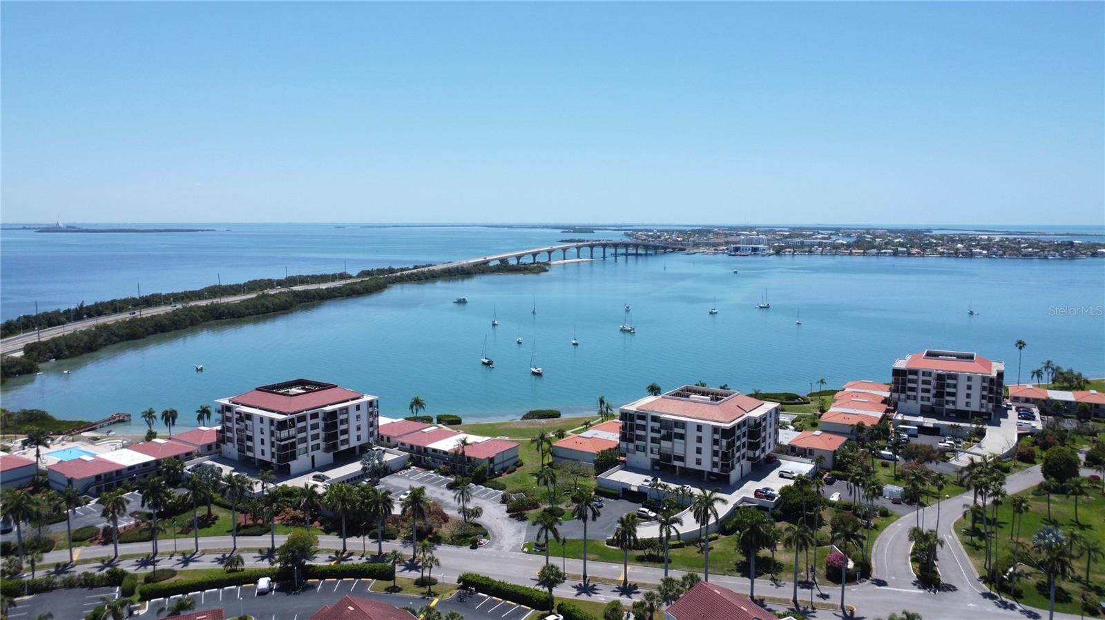 BAHIA DEL MAR II - Residential