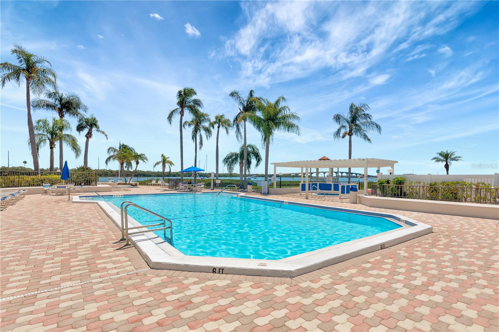 BAHIA DEL MAR II - Residential