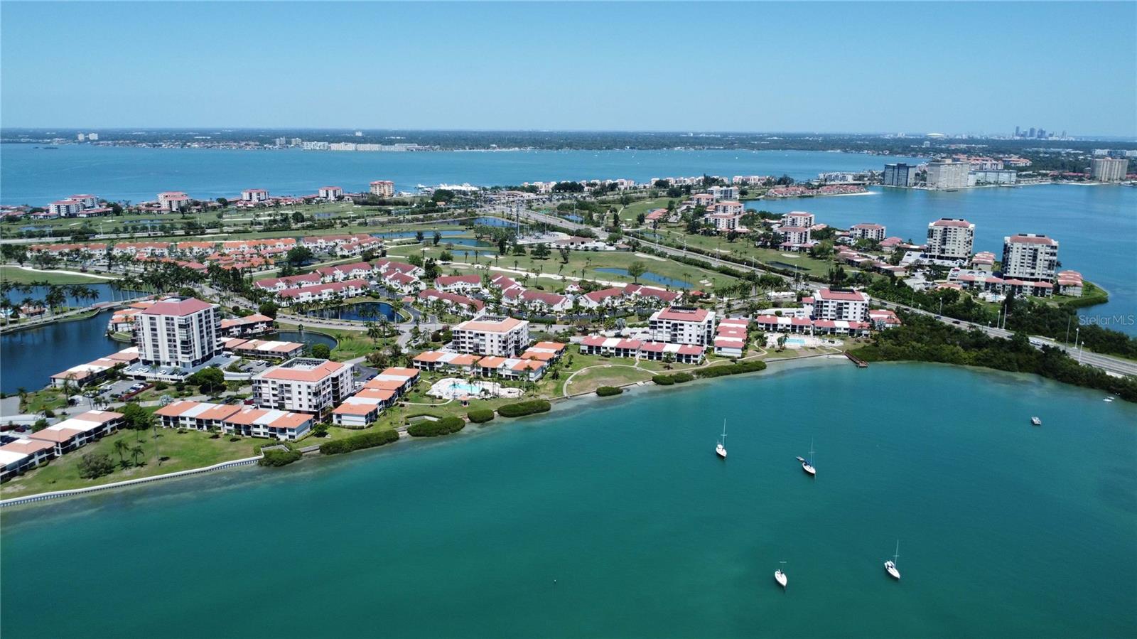 BAHIA DEL MAR II - Residential