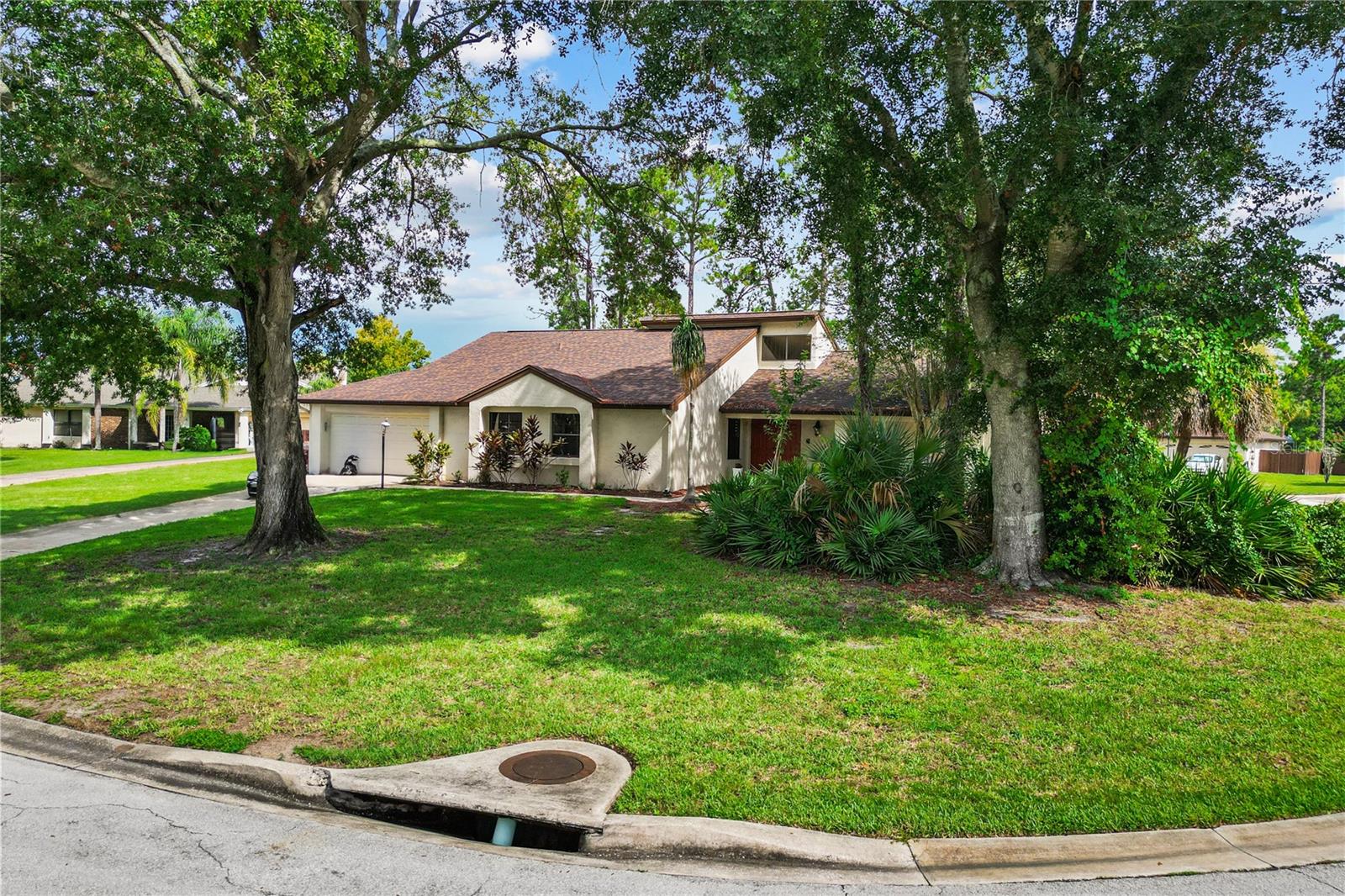 7220 MOSS LEAF LANE