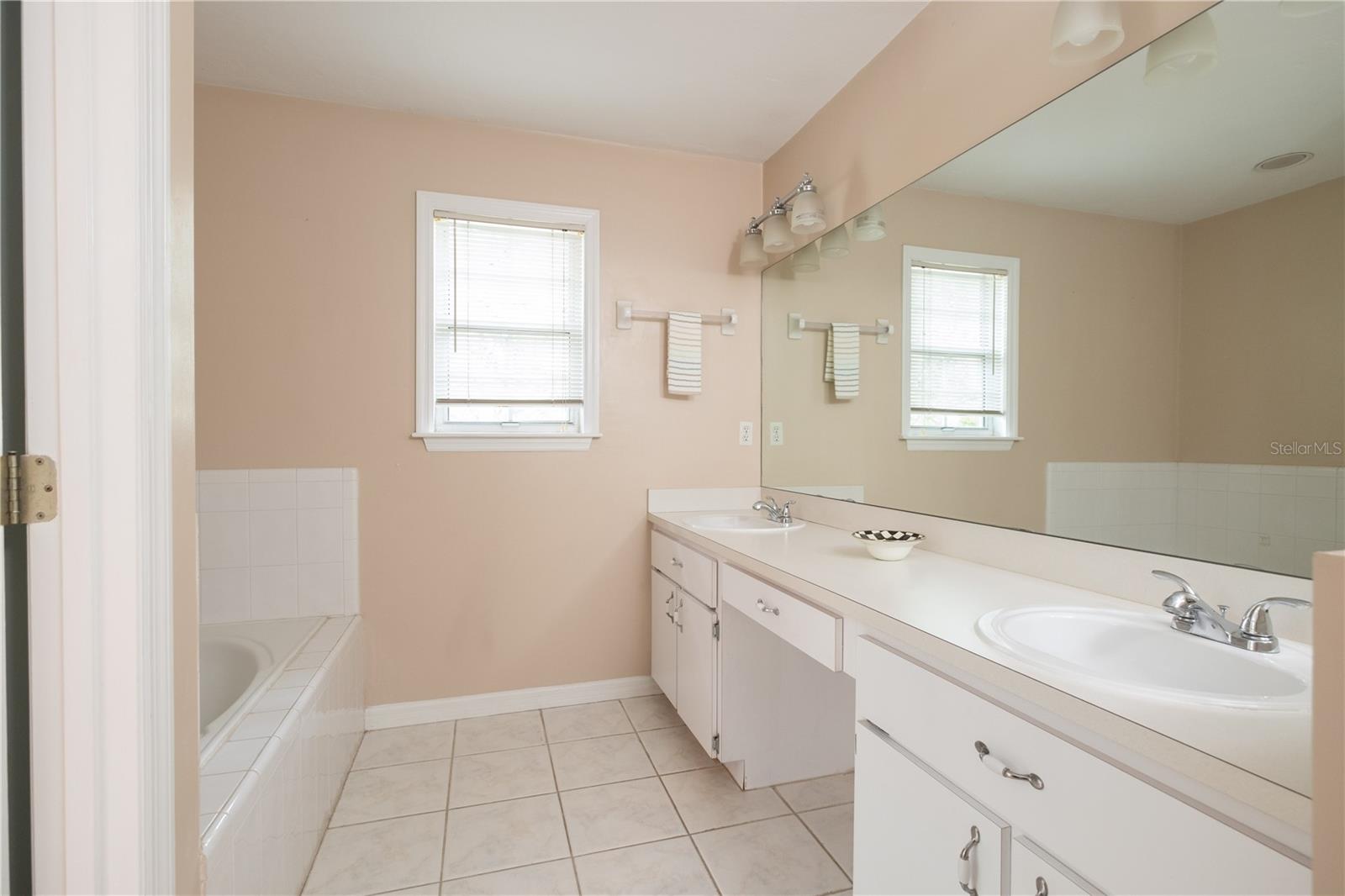 CAMDEN PARK CLUSTER - Residential