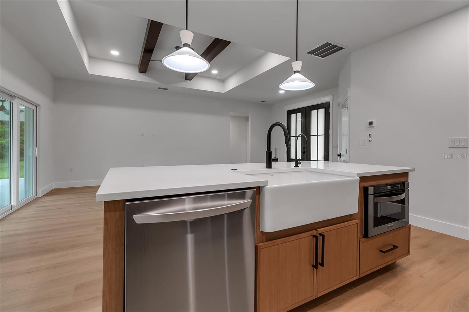 SOUTH VENICE - Residential