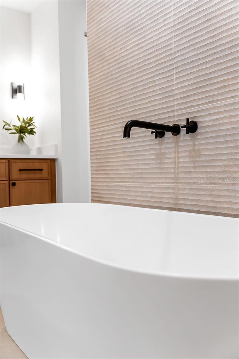 SOUTH VENICE - Residential