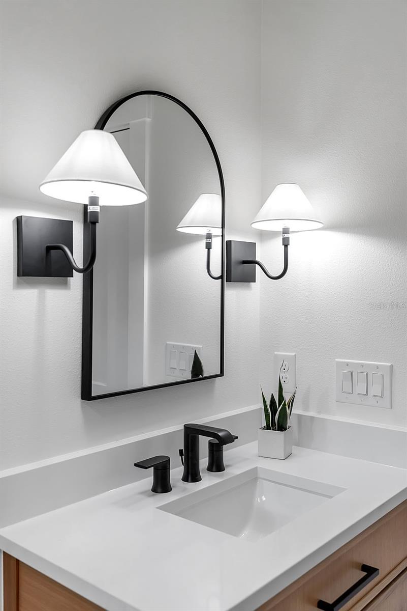 SOUTH VENICE - Residential