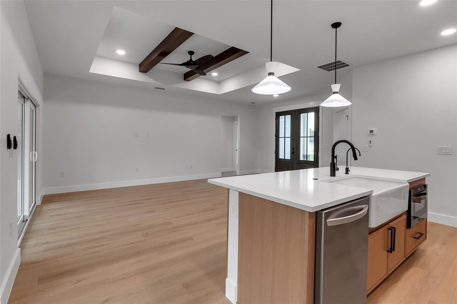 SOUTH VENICE - Residential