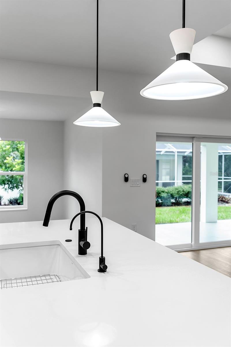 SOUTH VENICE - Residential