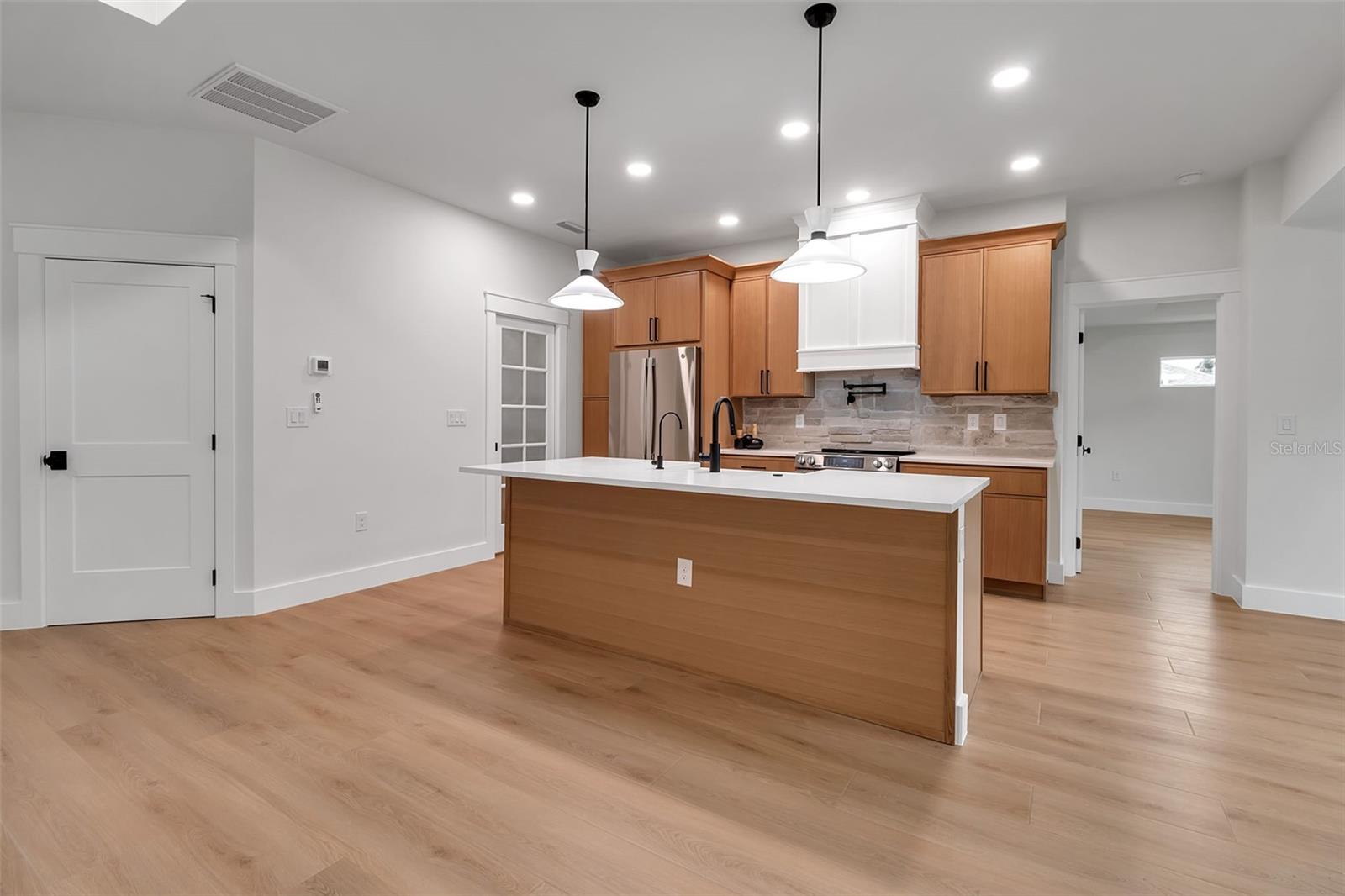 SOUTH VENICE - Residential
