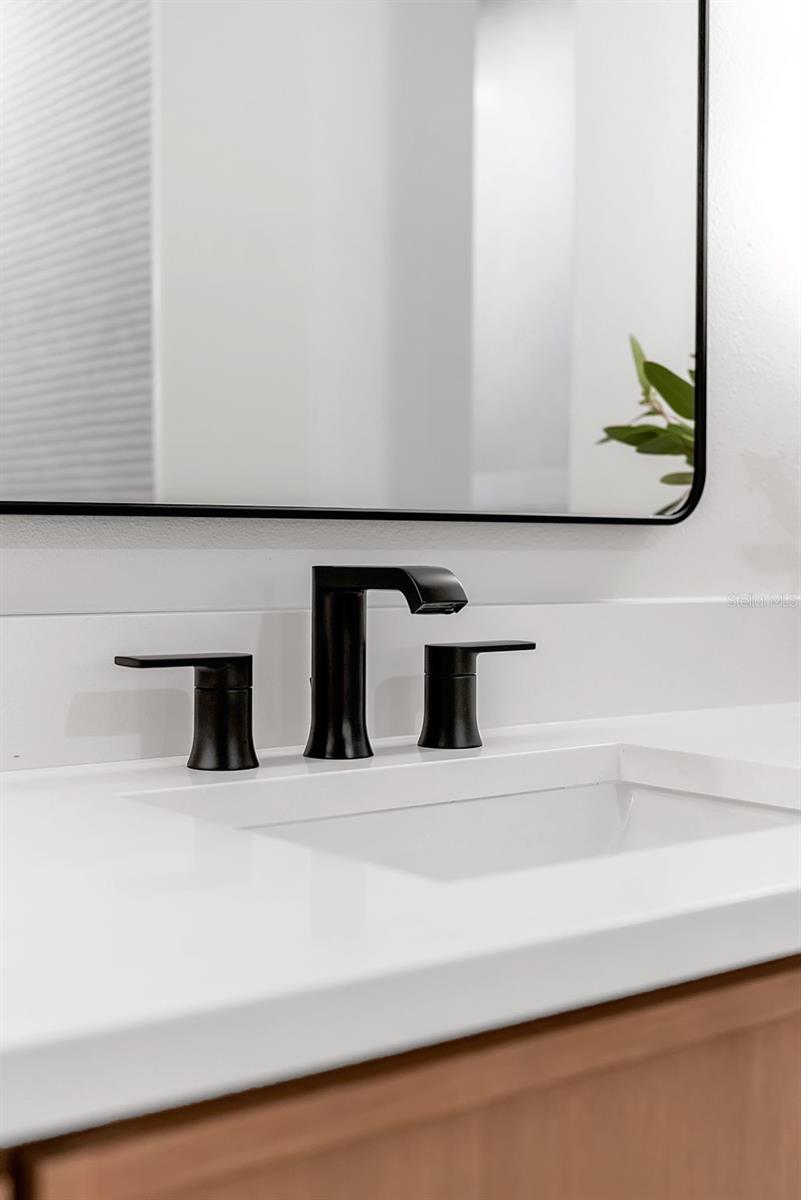 SOUTH VENICE - Residential