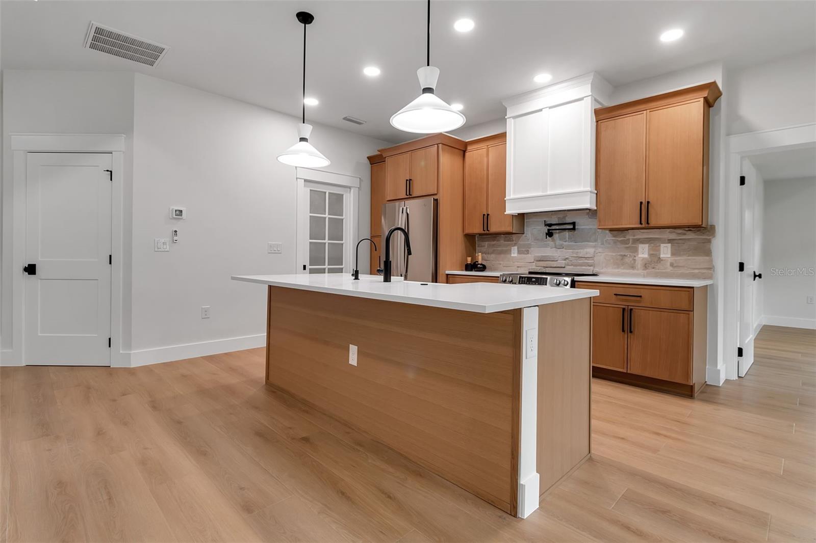 SOUTH VENICE - Residential