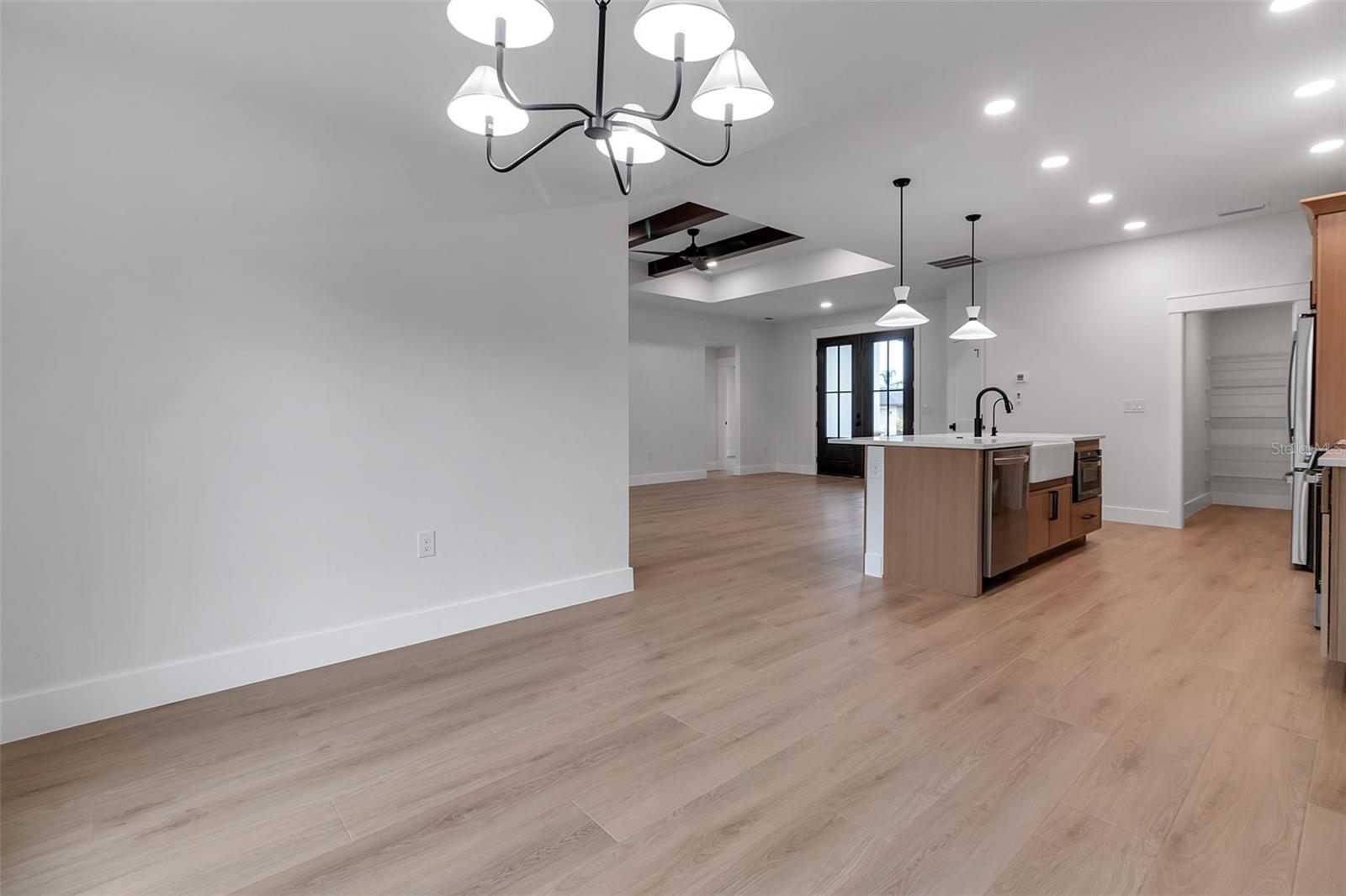 SOUTH VENICE - Residential
