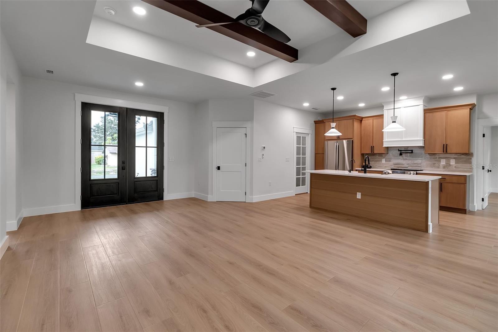 SOUTH VENICE - Residential