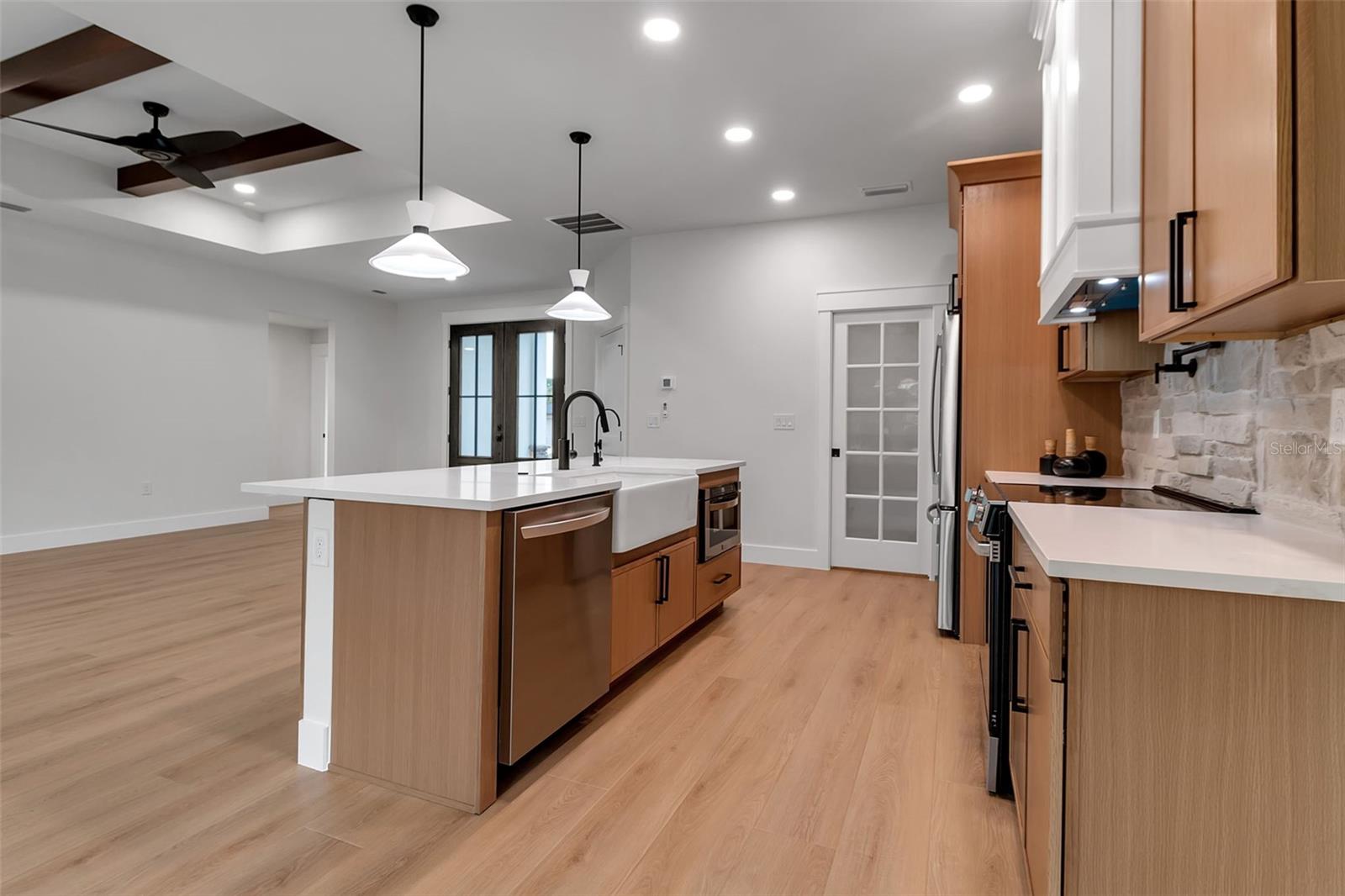 SOUTH VENICE - Residential