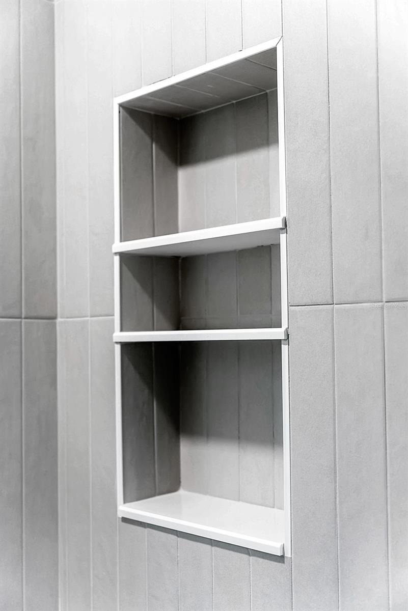 SOUTH VENICE - Residential
