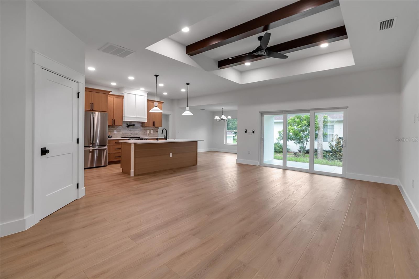 SOUTH VENICE - Residential