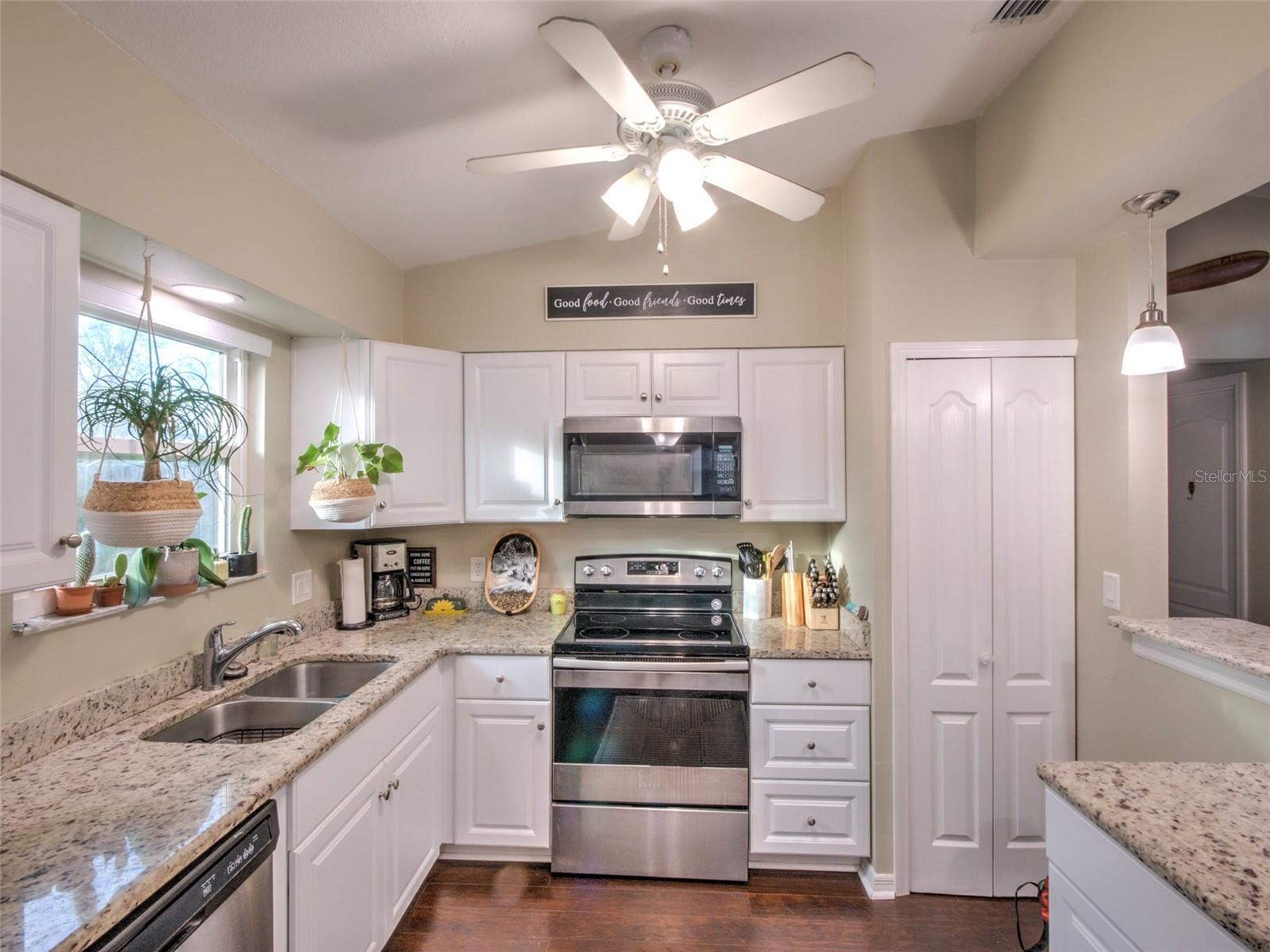 206 MEMPHIS PLACE