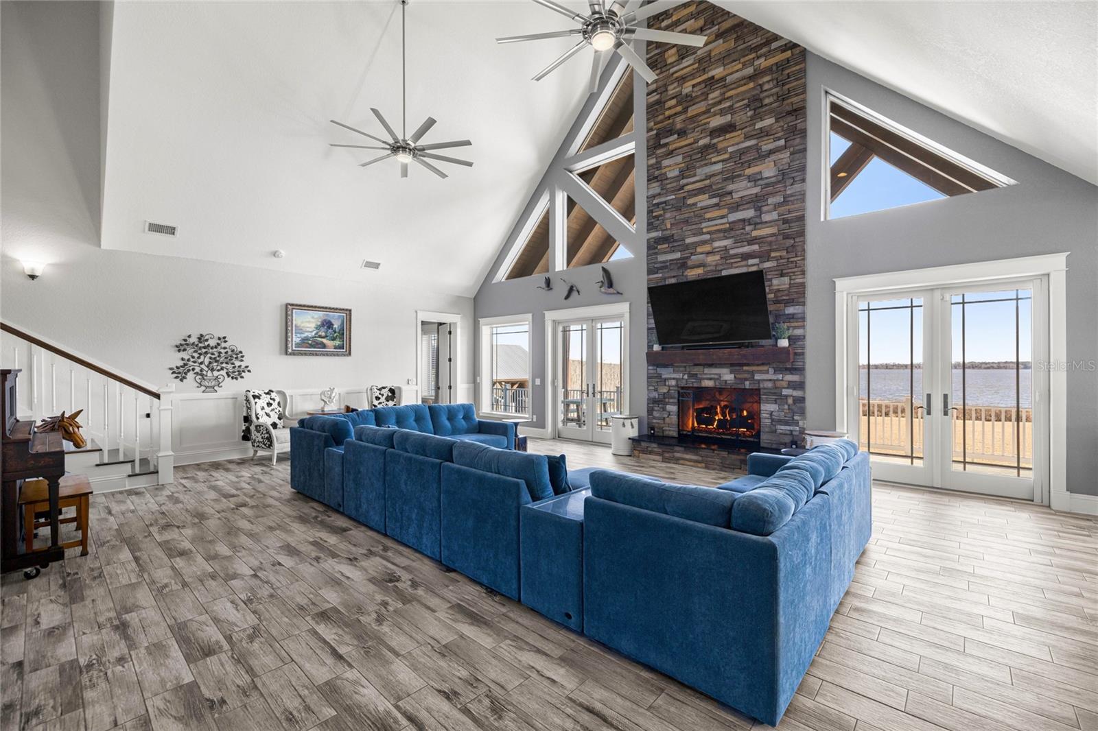 LAKESIDE AT LAKE BRYANT - Residential