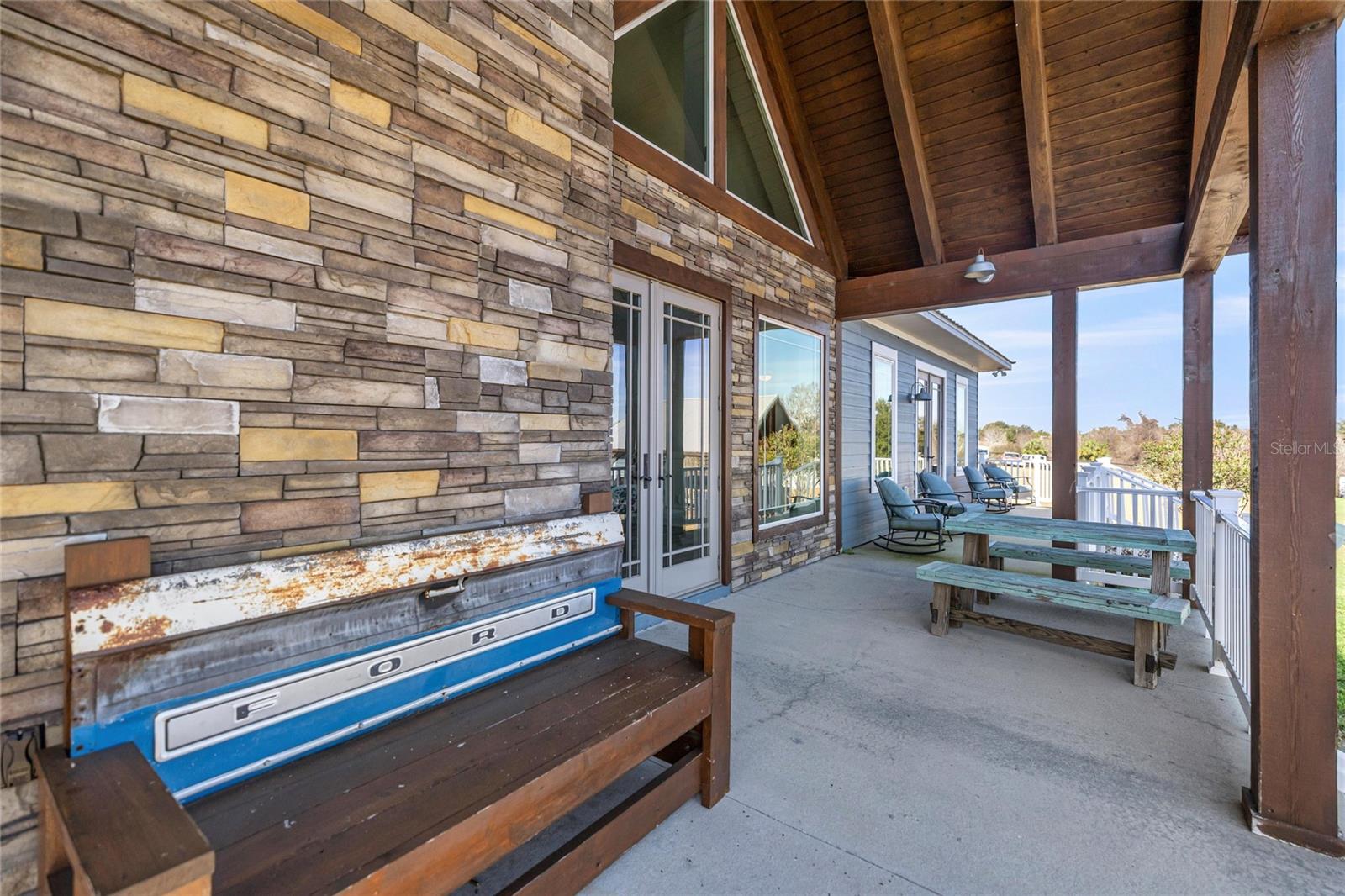 LAKESIDE AT LAKE BRYANT - Residential