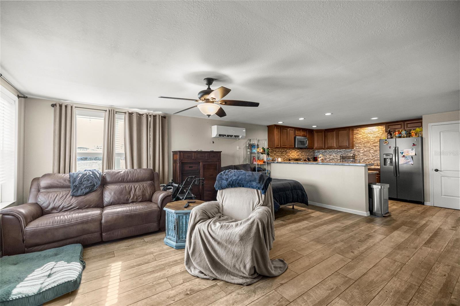 LAKESIDE AT LAKE BRYANT - Residential