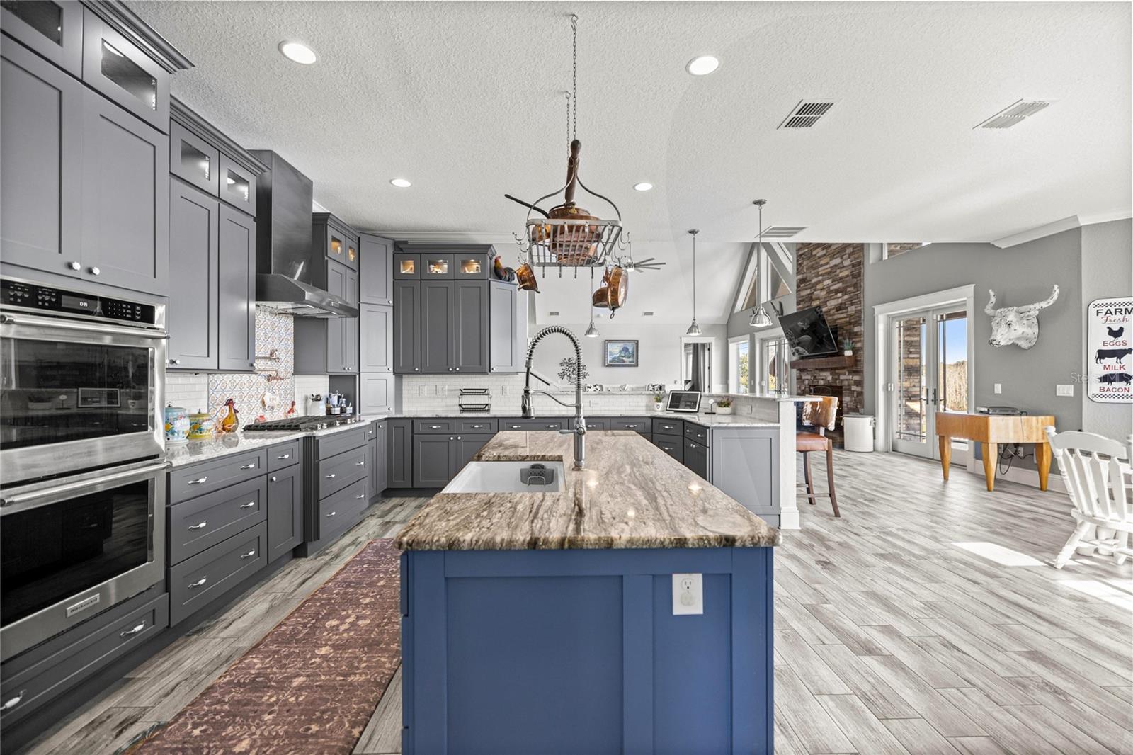 LAKESIDE AT LAKE BRYANT - Residential