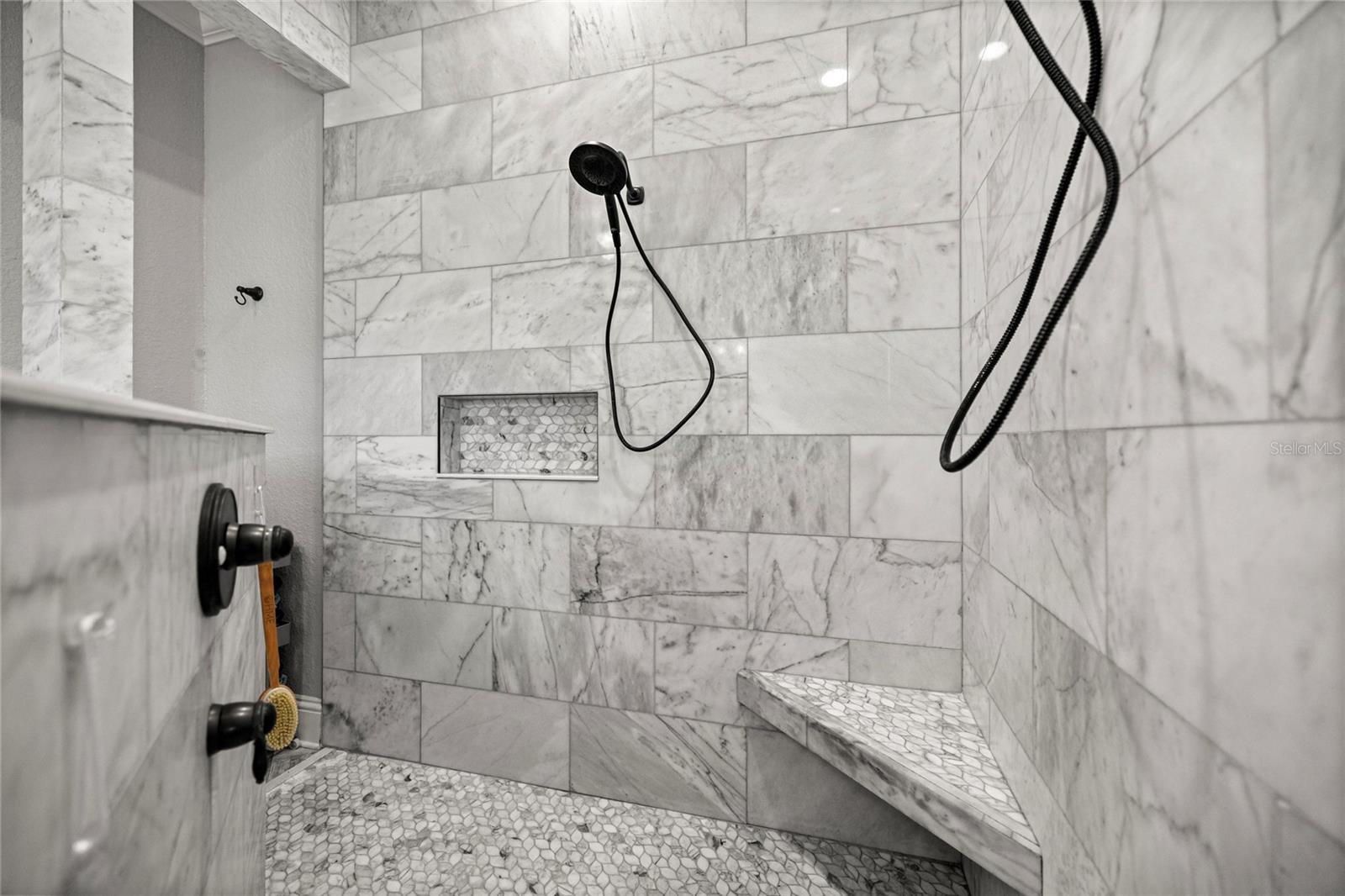 LAKESIDE AT LAKE BRYANT - Residential