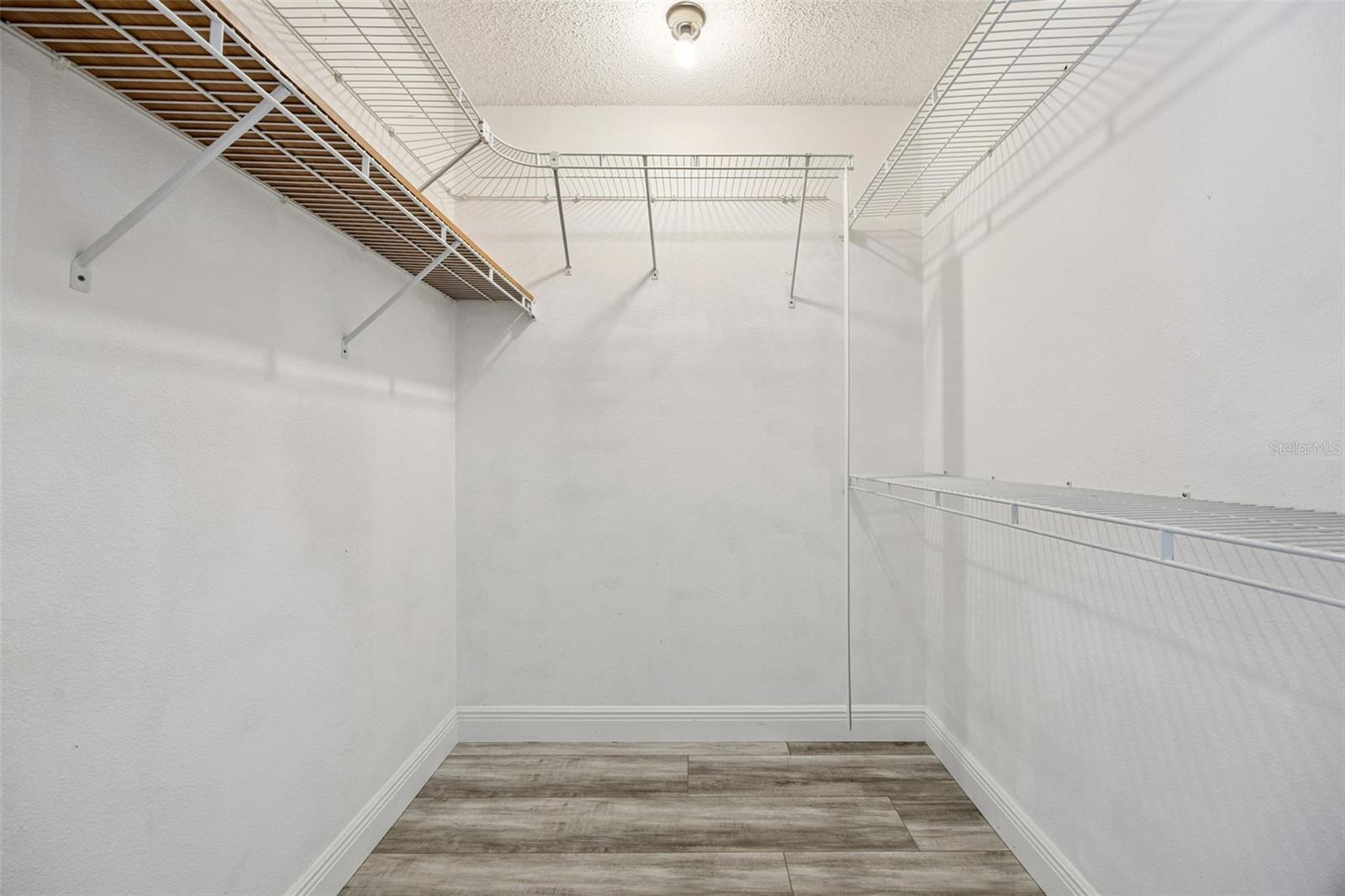 REMINGTON OAKS AT THE CROSSINGS - Residential