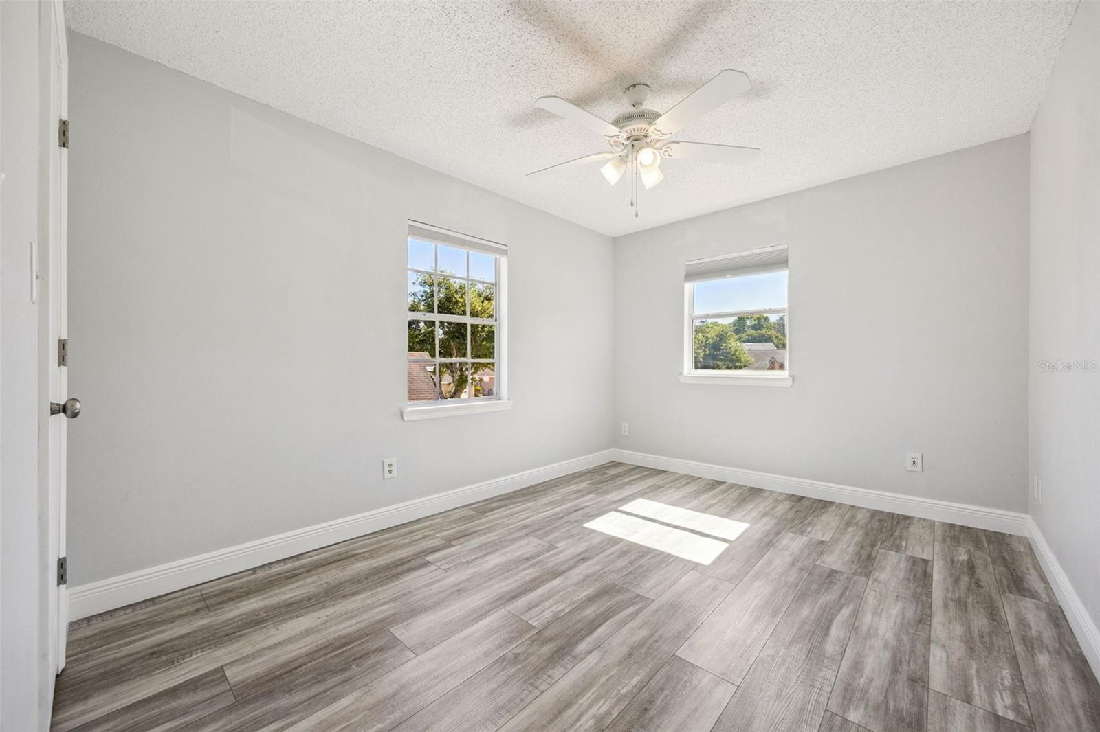 REMINGTON OAKS AT THE CROSSINGS - Residential