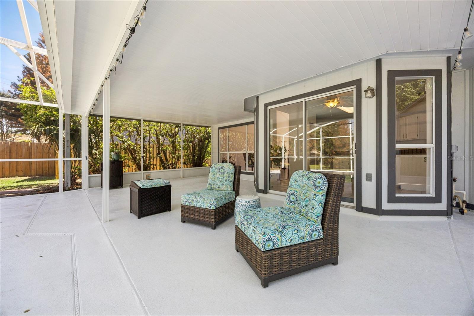 REMINGTON OAKS AT THE CROSSINGS - Residential