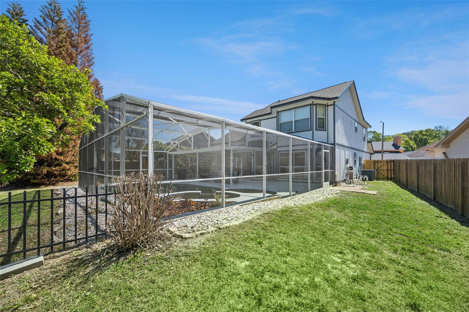 REMINGTON OAKS AT THE CROSSINGS - Residential