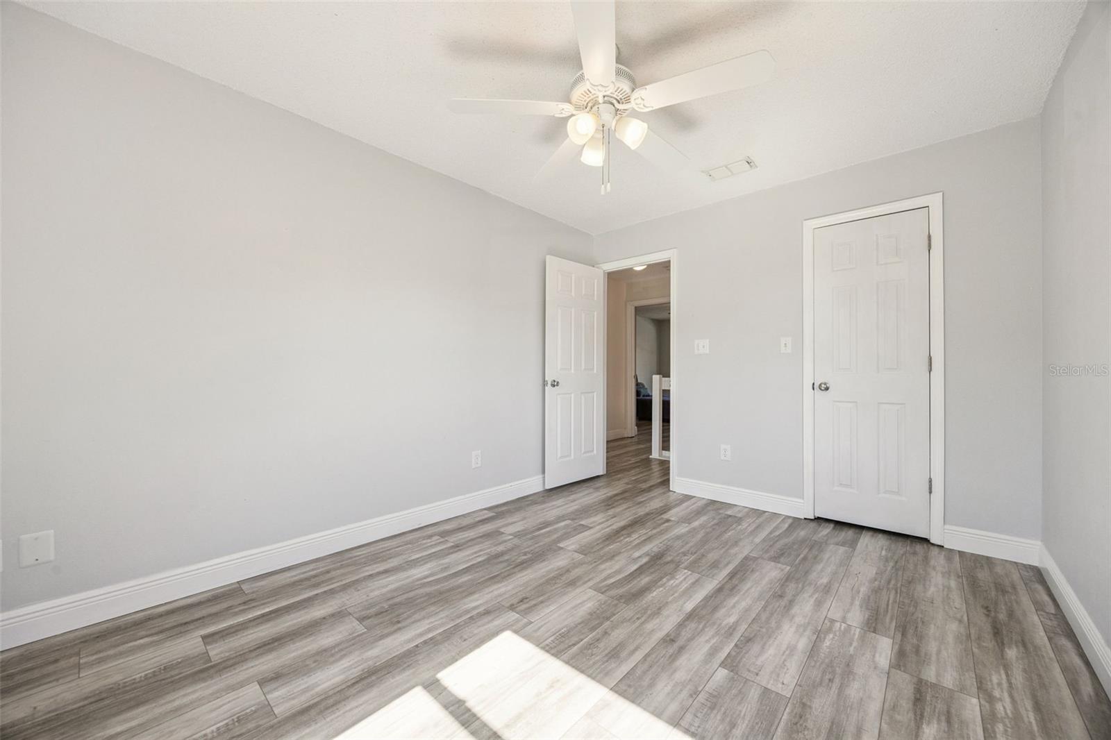 REMINGTON OAKS AT THE CROSSINGS - Residential