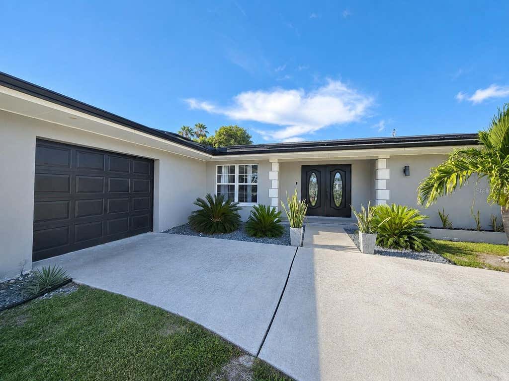 Photo of 1419 Shelby Parkway, Cape Coral, FL 33904 (MLS # C7529695)