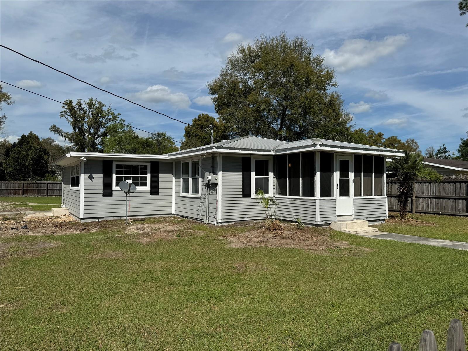 Welcome to the heart of Gainesville! This beautifully remodeled 3 bedroom, 2 bathroom house is the perfect place to call home. Enjoy the convenience of a fenced yard for privacy and security. Located close to downtown Gainesville, you'll have easy access to a variety of restaurants and shopping options just steps away. Don't miss out on this fantastic opportunity to live in the bustling center of Gainesville! New AC, washer and landscaping!