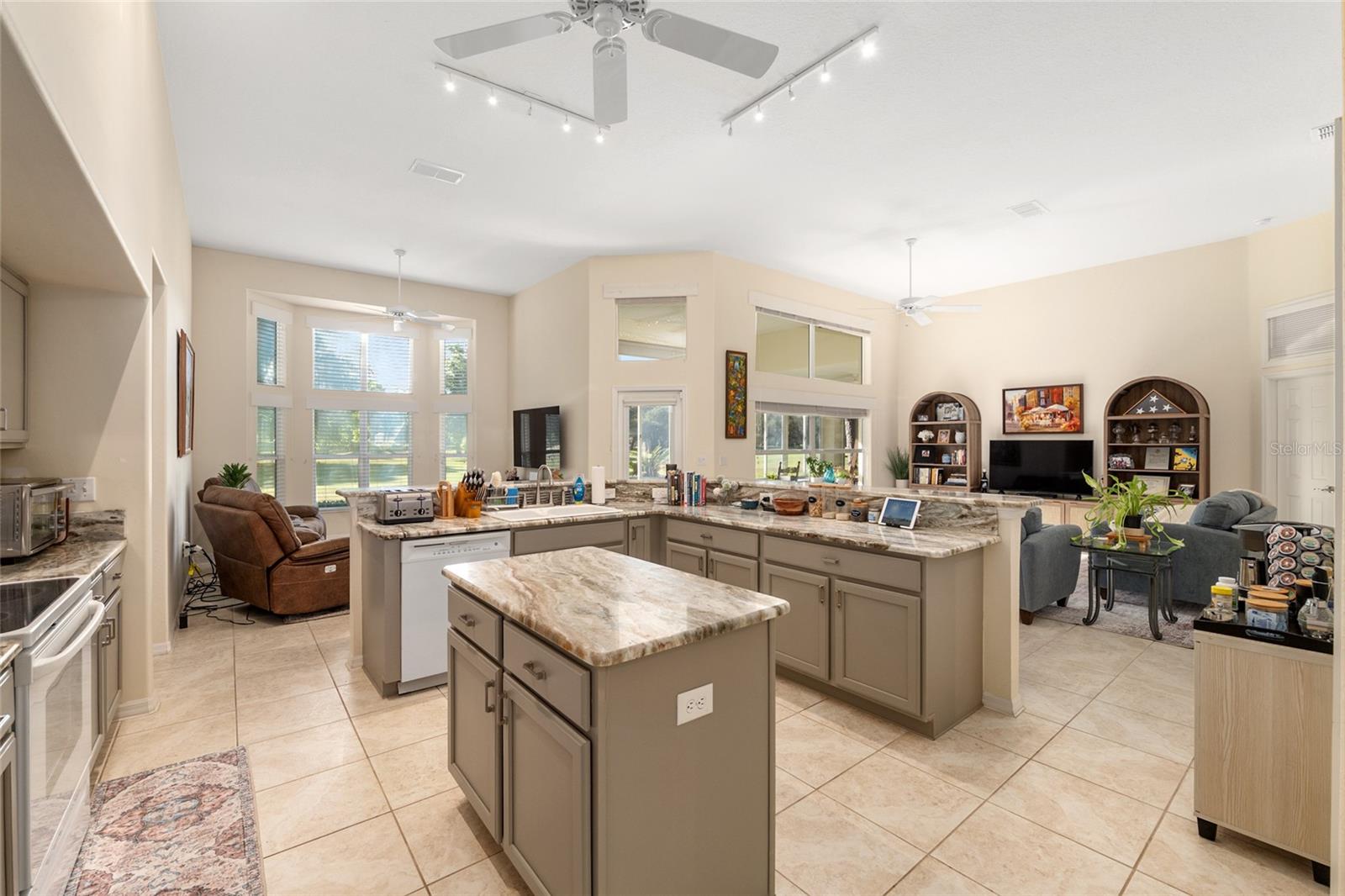 OAK RUN EAGLES POINT - Residential