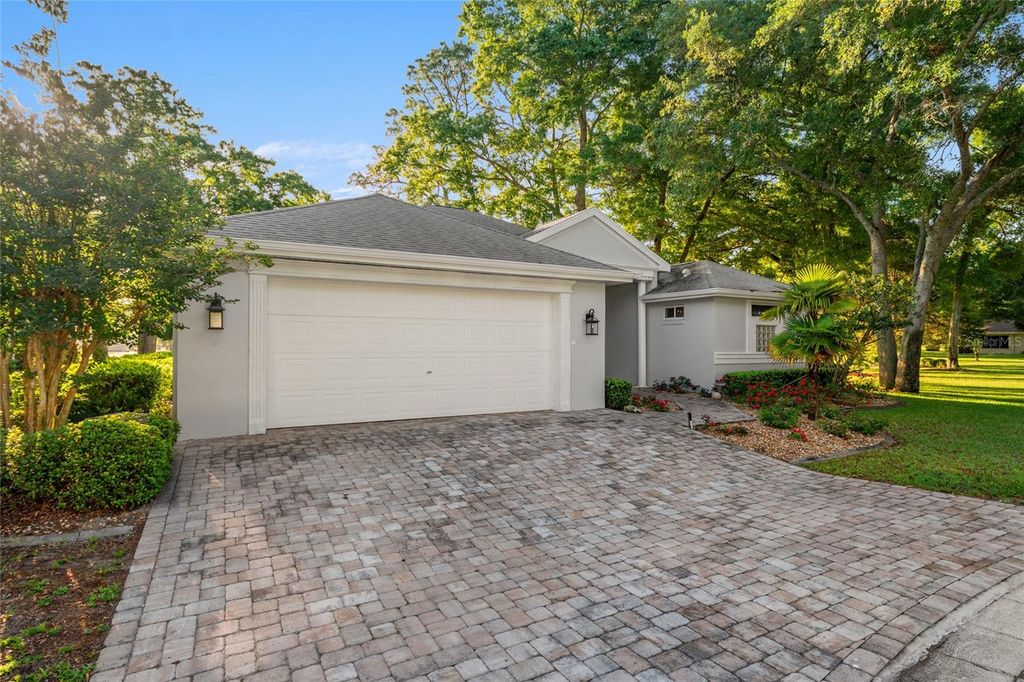 Photo of 10801 SW 71st Ave, Ocala, FL 34476 (MLS # OM723060)