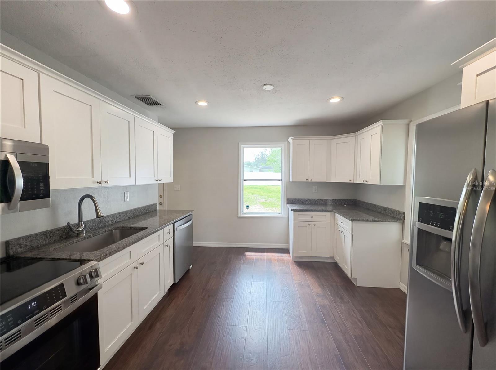 PINEHURST COURT SUB - Residential