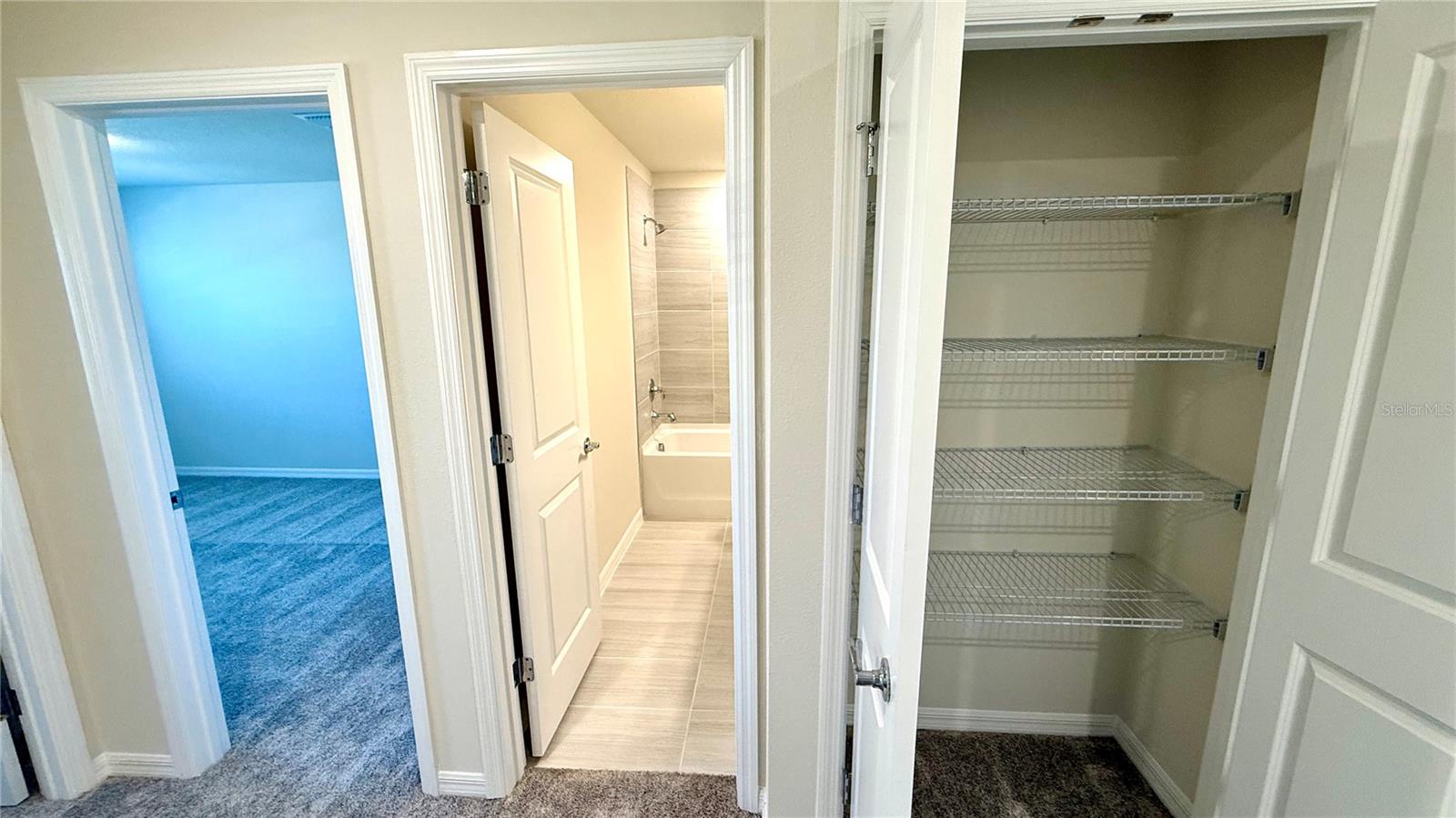 PARKSIDE TRAILS - Residential Lease