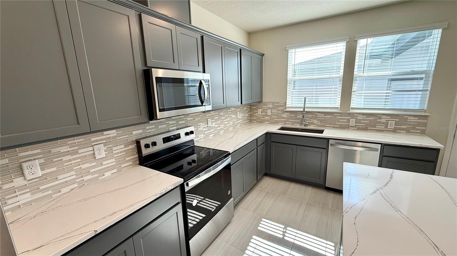 PARKSIDE TRAILS - Residential Lease