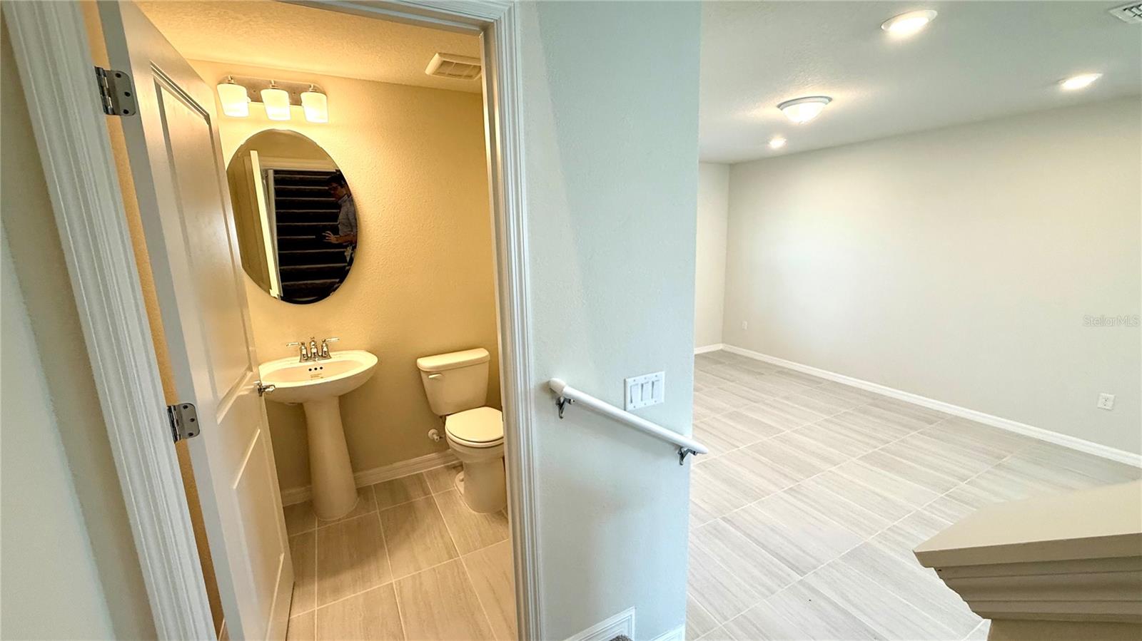 PARKSIDE TRAILS - Residential Lease