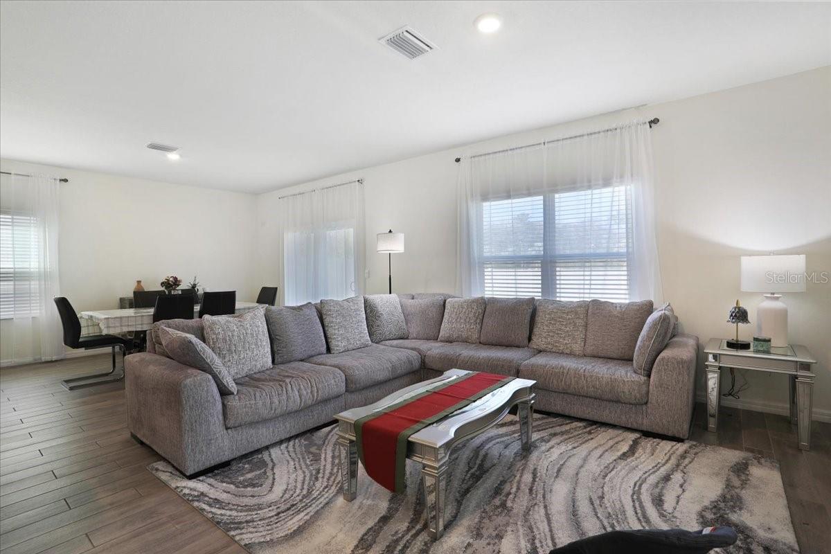 OAKS PRESERVE PH 1 PB 37 PG 66 - Residential