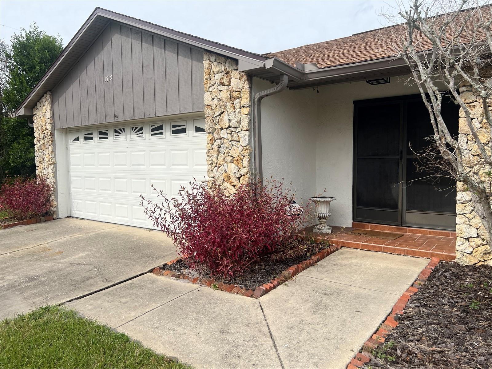 GARDEN LAKE ESTATES UNIT 1 - Residential Lease