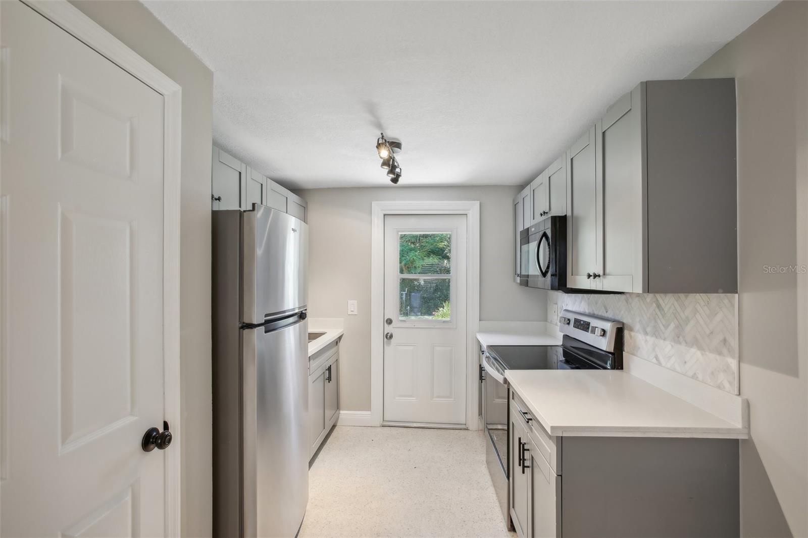 DAVIS TERRACE - Residential Income