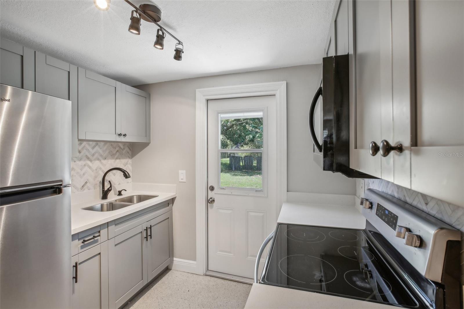 DAVIS TERRACE - Residential Income