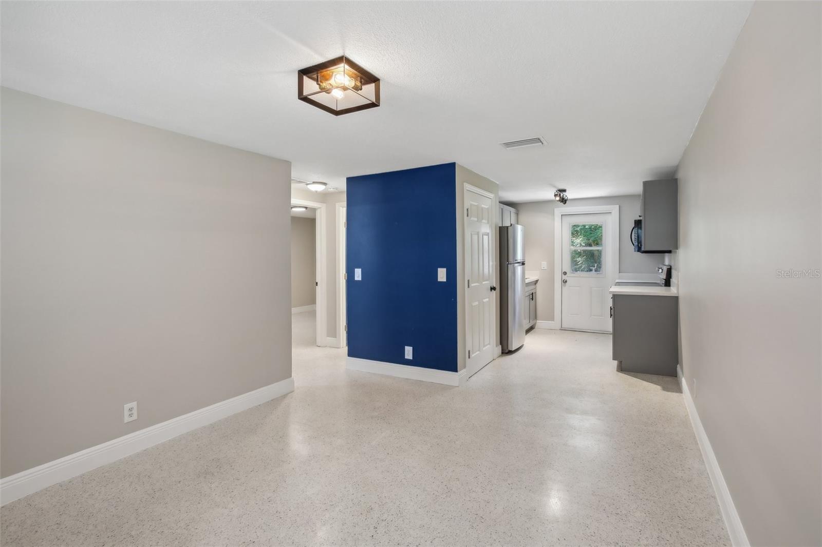 DAVIS TERRACE - Residential Income