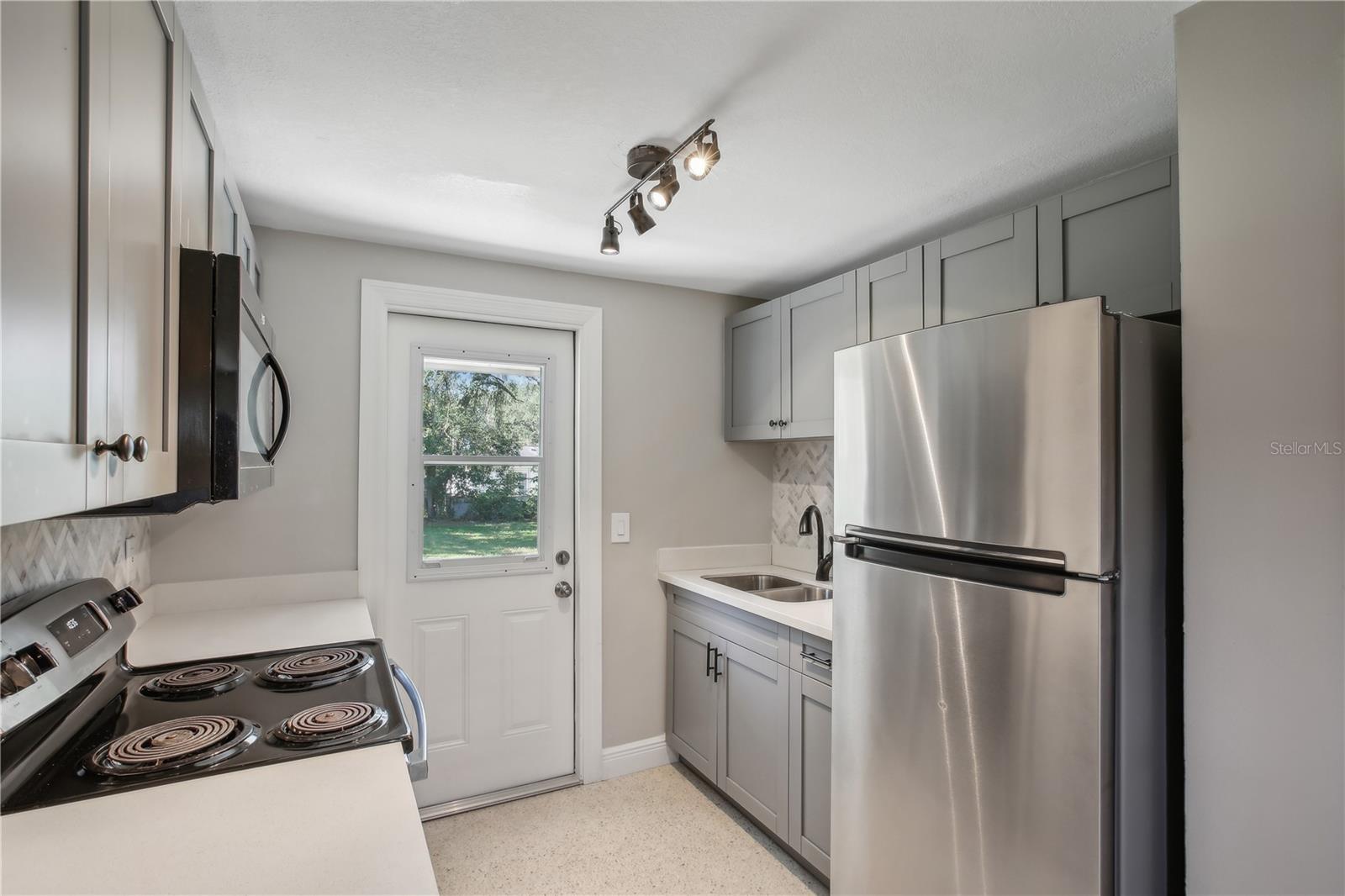 DAVIS TERRACE - Residential Income