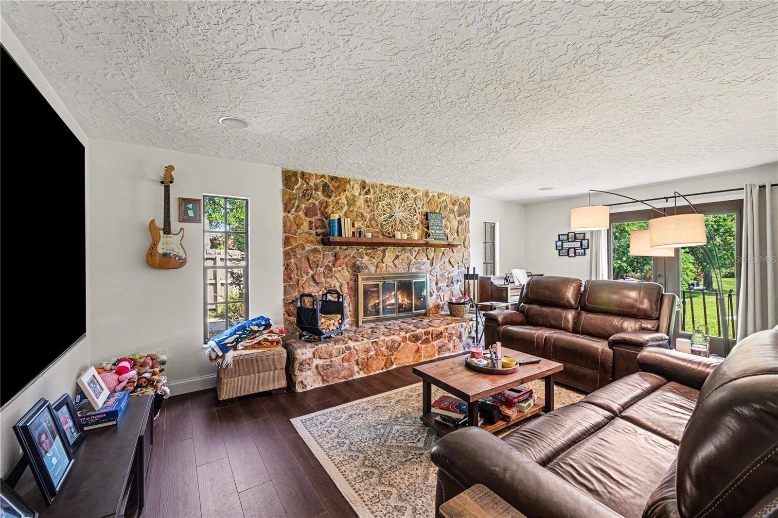 HIDDEN HILLS LOT 7 - Residential