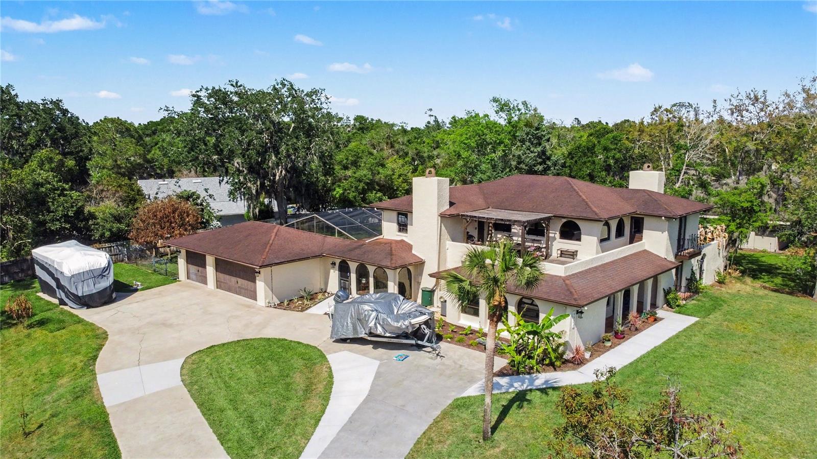 3900 HIDDEN HILLS DRIVE