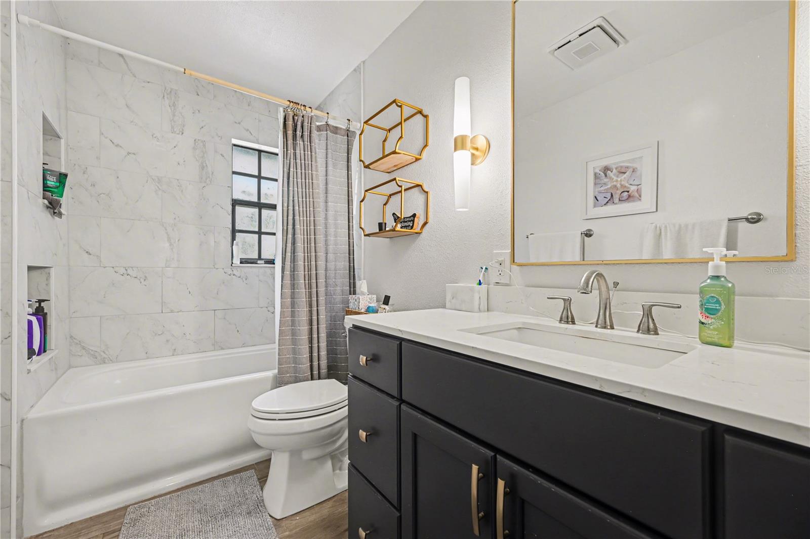 HIDDEN HILLS LOT 7 - Residential