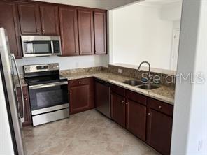GRAN PARADISO TWNHMS 1B - Residential Lease